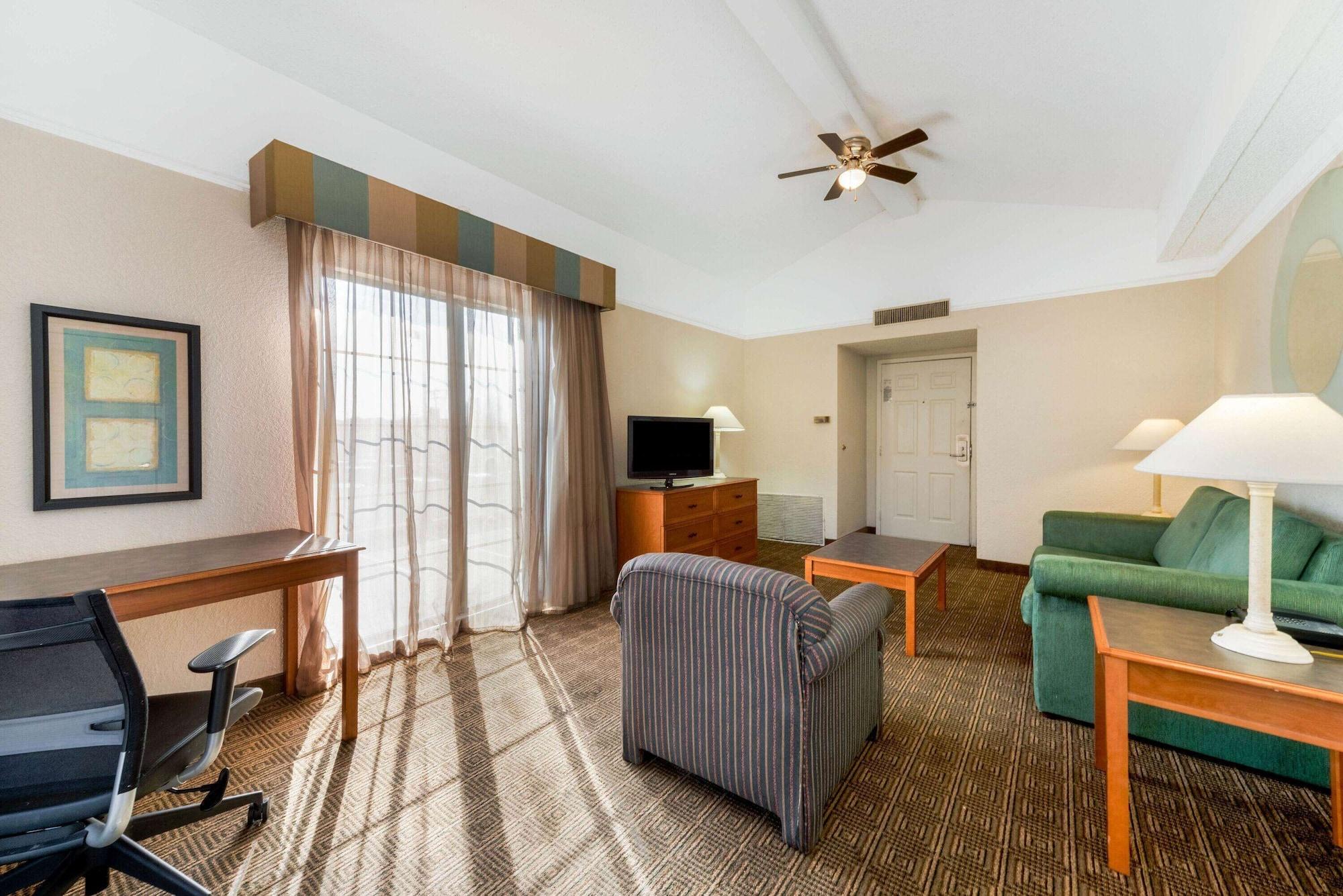 La Quinta Inn By Wyndham Bossier City Bagian luar foto