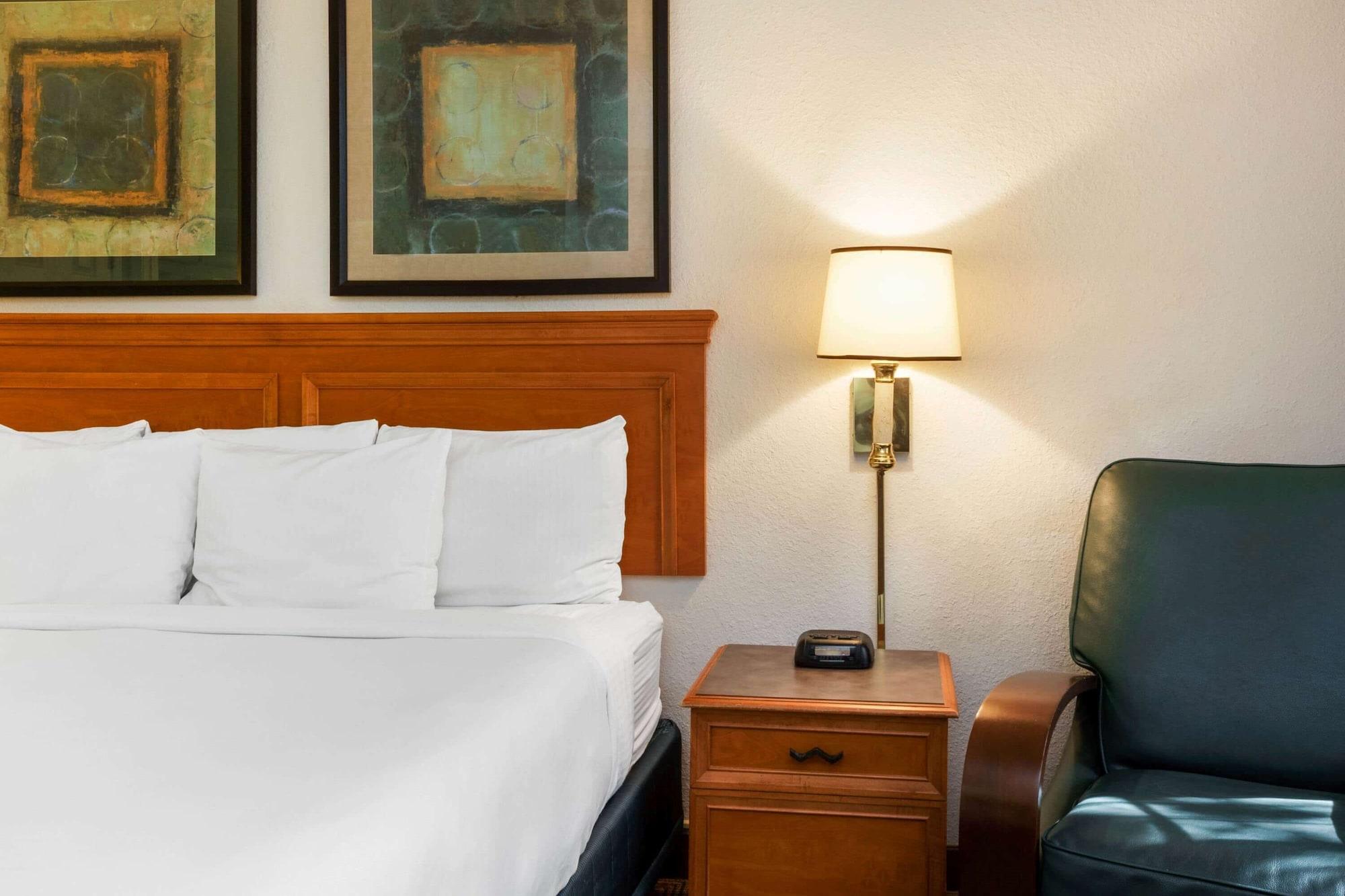 La Quinta Inn By Wyndham Bossier City Bagian luar foto