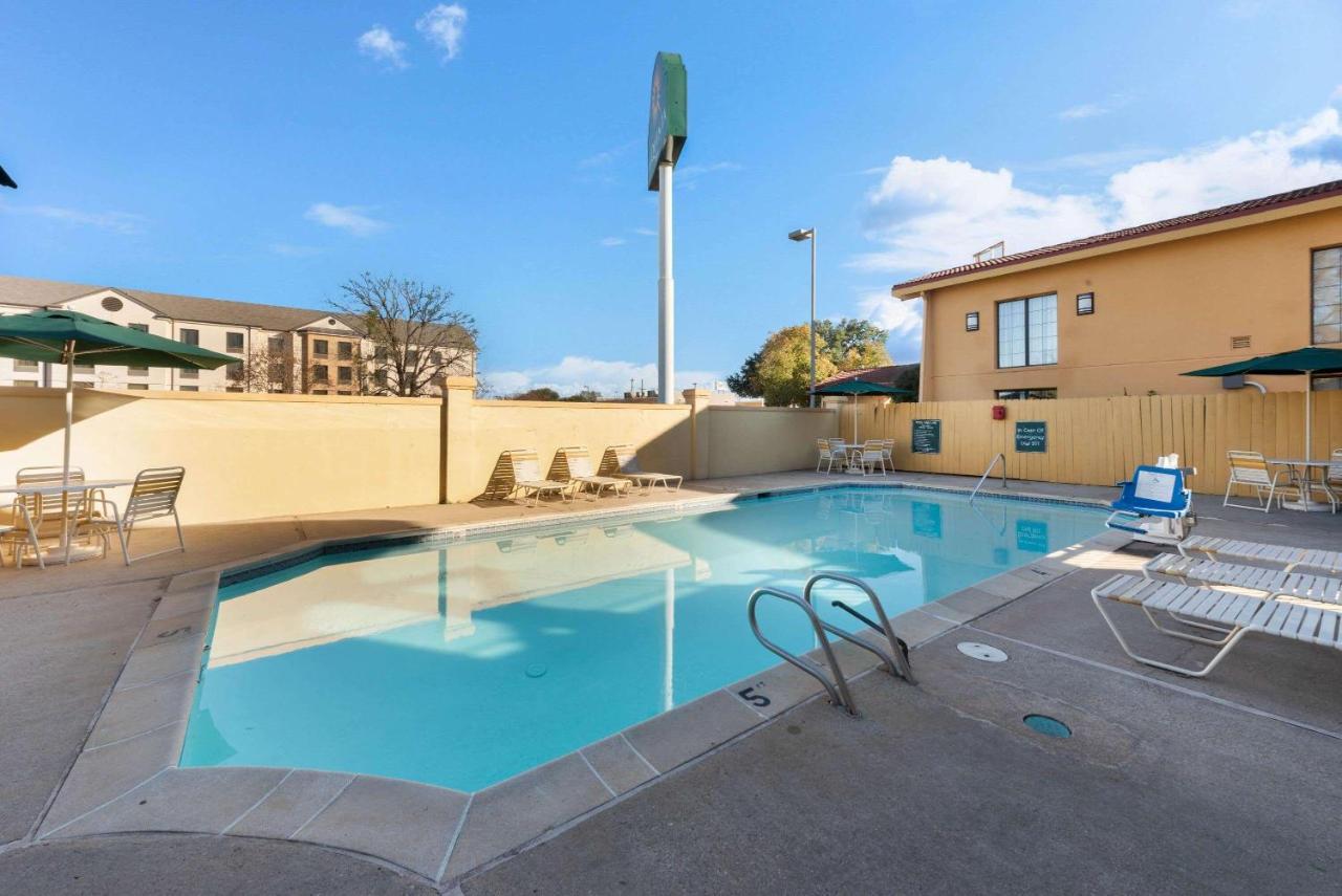 La Quinta Inn By Wyndham Bossier City Bagian luar foto